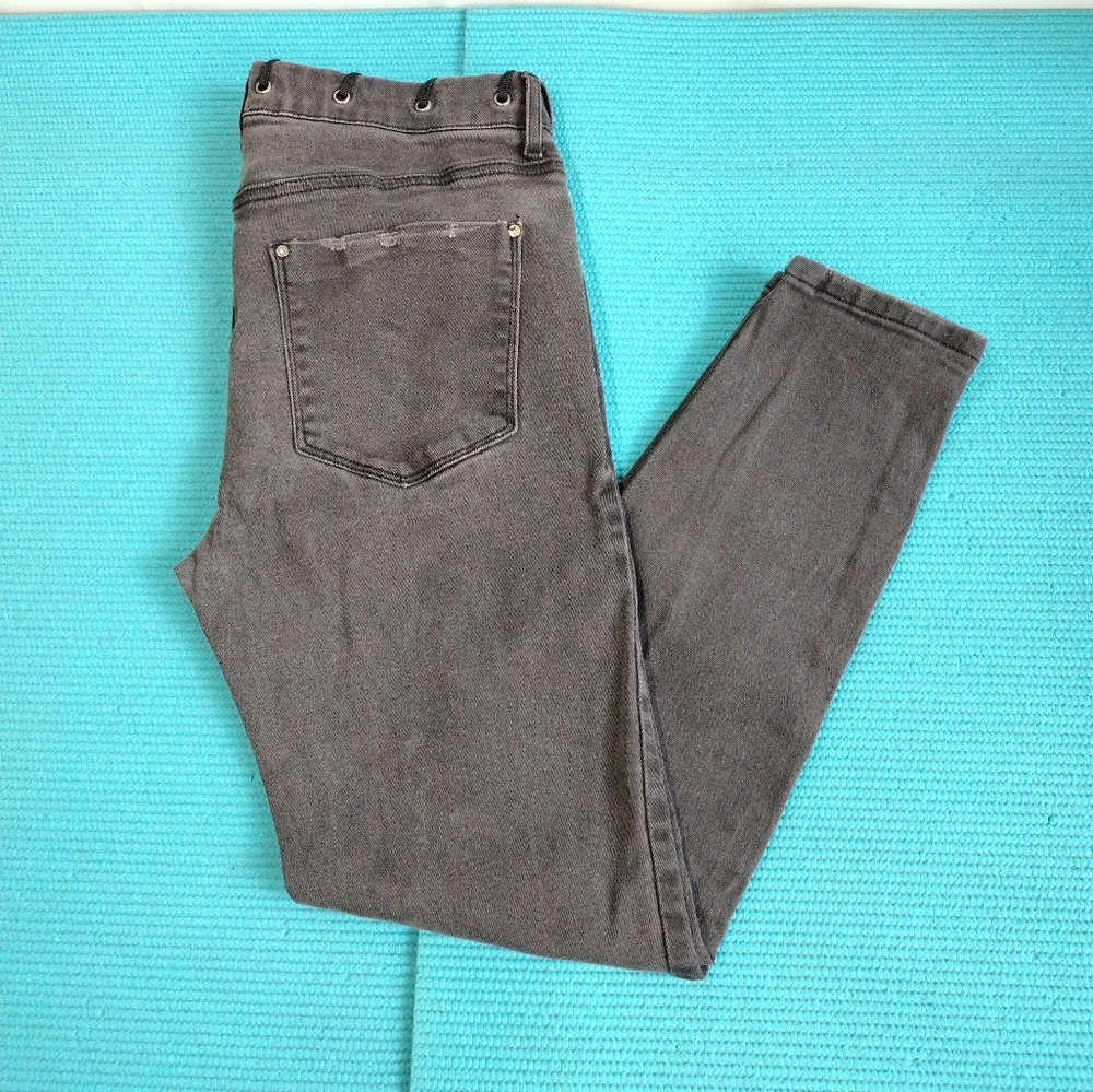 Forever 21 Women's Skinny Jeans Black Stone Size 29